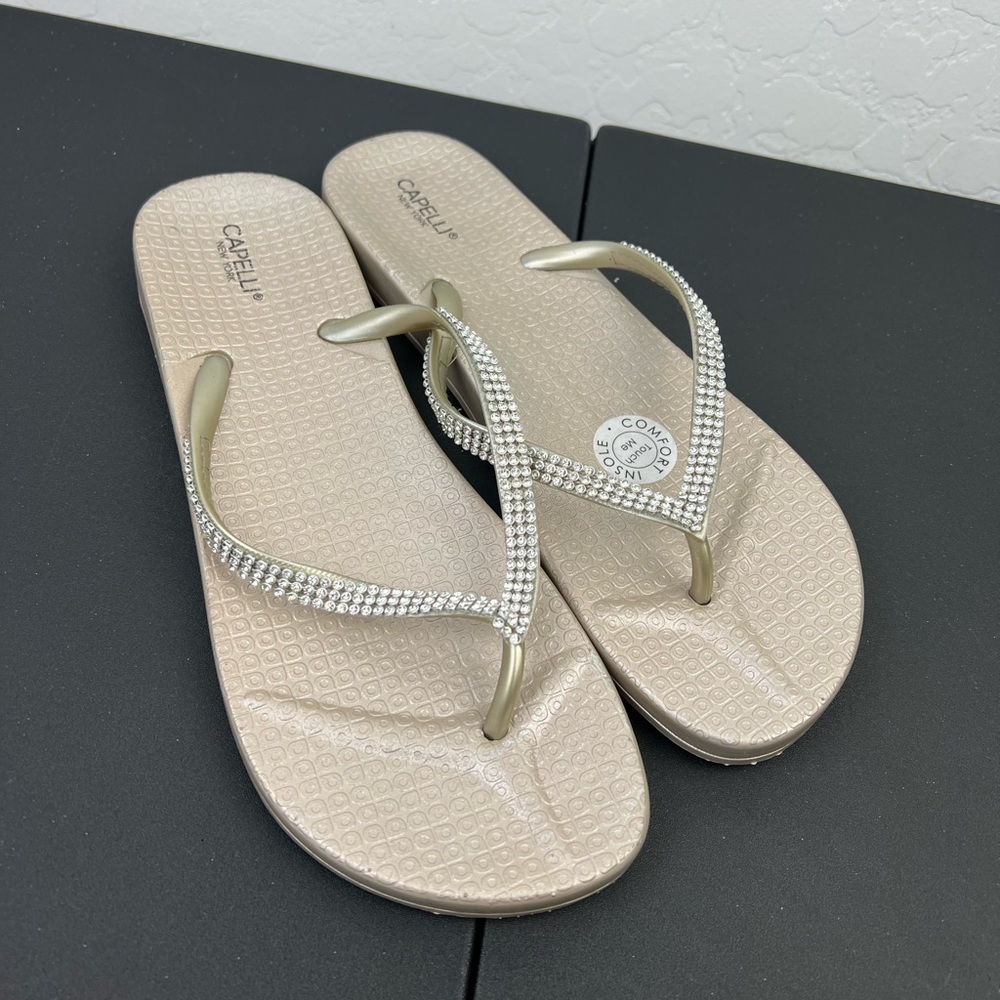 Capelli Of New York Slippers Flip Flops Size 11